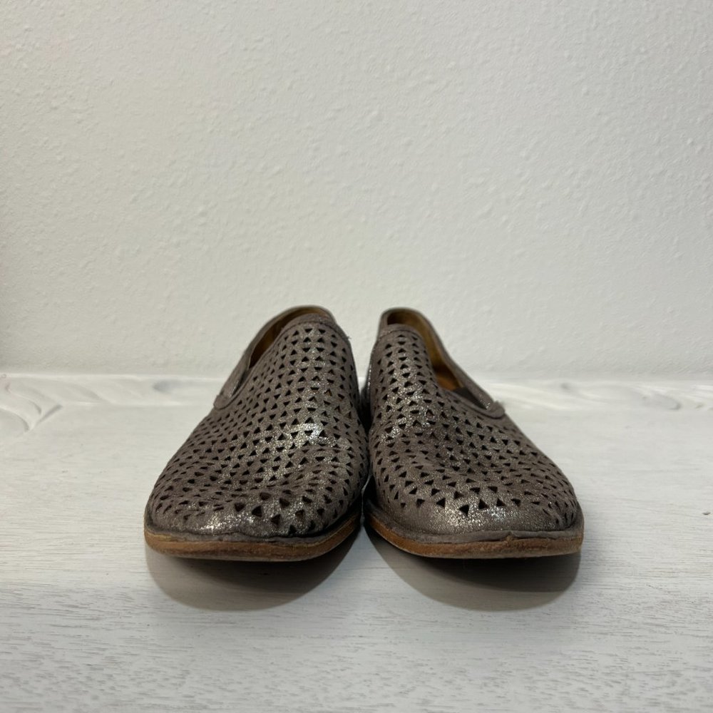 Trask Ali Perf Loafer Shoe Gray Silver Metallic Women's size 8M - Picture 3 of 7